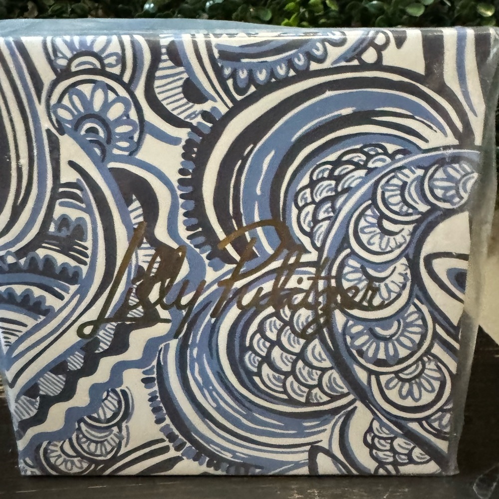 LILLY PULITZER CERAMIC MUG IN Resort White Give It A Whirl - Picture 7 of 8